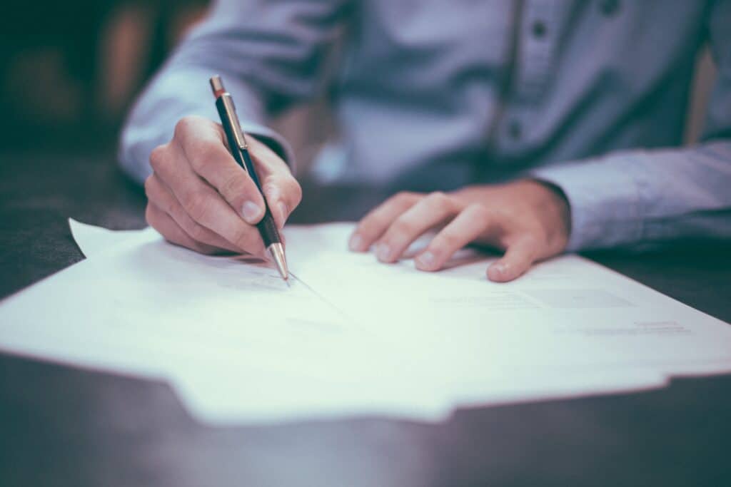 What happens to a sole proprietorship when the owner dies